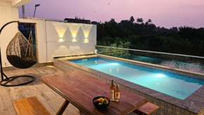 3BHK Lakehouse w Pvt Pool - The BluJam Villa